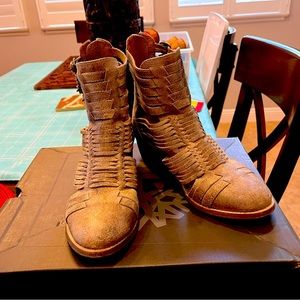 Diba True Womens Booties